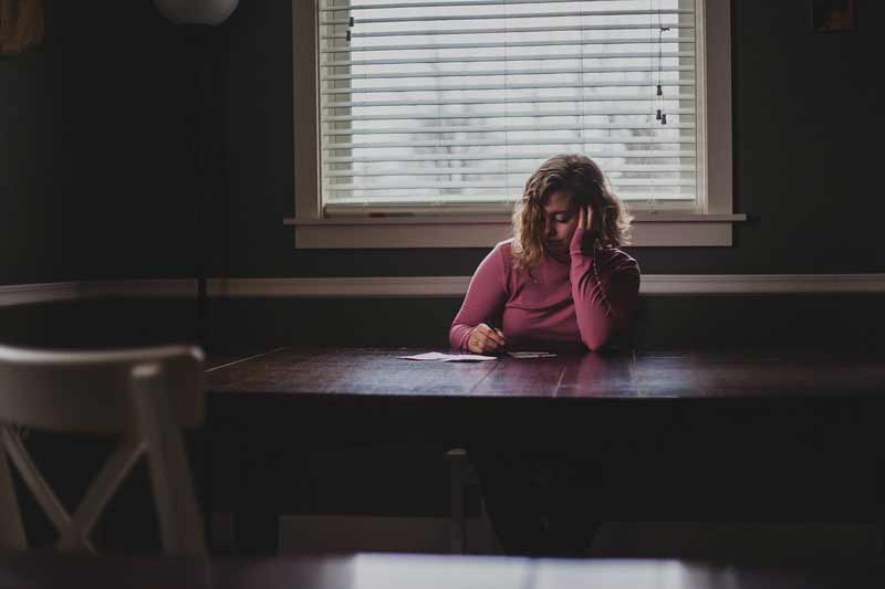 Top 10 Signs He No Longer Loves You (And What To Do About It)