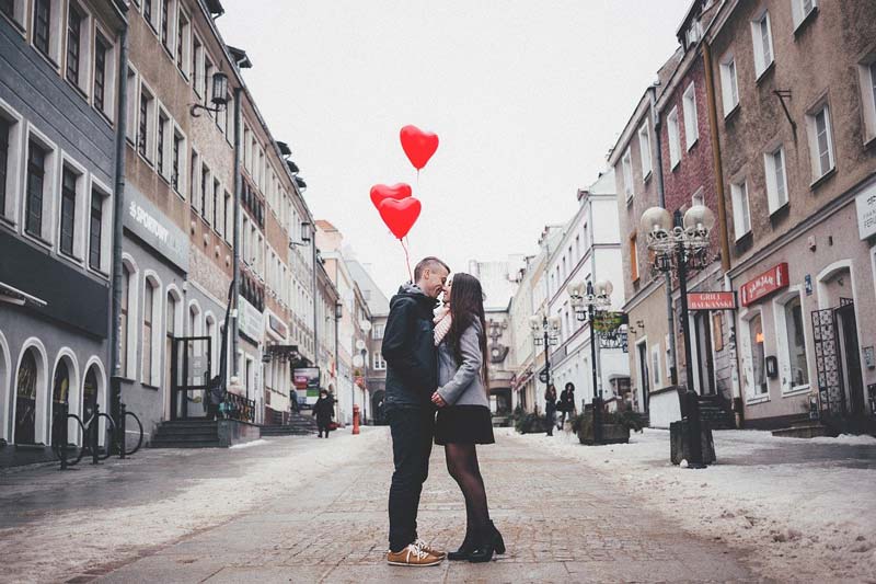 10 Most Common Questions Guys Ask When Interested In You