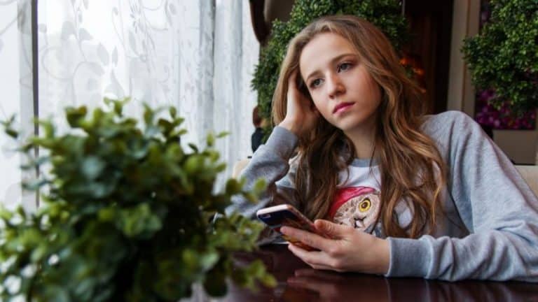 Is He Ignoring Me Or Just Busy? What To Do When He Ignores Your Texts